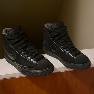 All Black Nike Blazer Mid